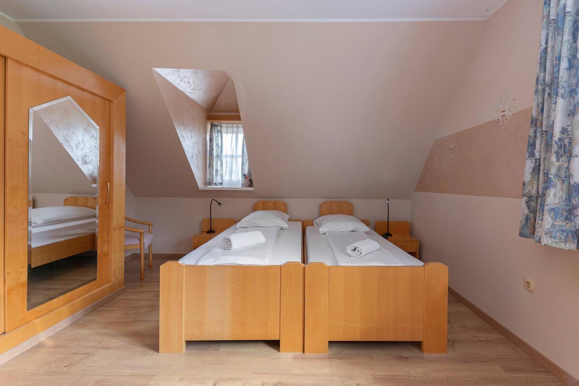 Hotel Burger Venise Recica ob Savinji Bagian luar foto